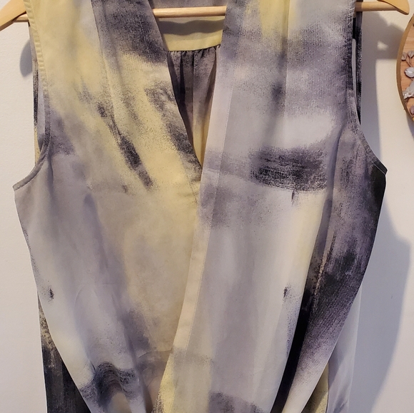 💛🤍🖤 DKNY Blouse - Picture 4 of 10